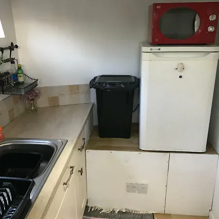 Πλωτό κατάλυμα Houseboat