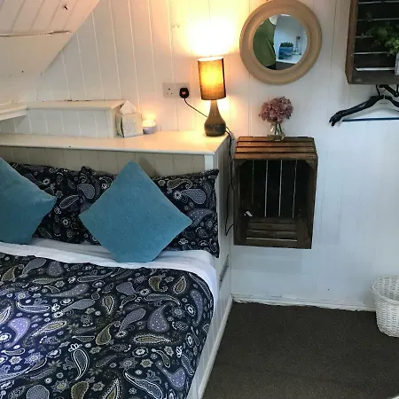 Houseboat * York
